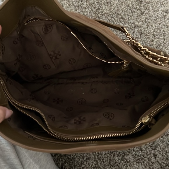 Tory Burch Suede adjustable Chain Strap - Picture 3 of 6